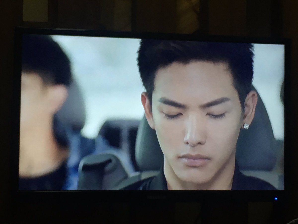 ESpeXially's tweet photo. [170526] SpeXial Riley 以綸 @rileyxking Twitter [Eng Trans]

Reliving my CEO life in my room's tv 😎

Trans Cr: ESpeXially
#SpeXial #Riley #以綸 https://t.co/pYvBztyFE3