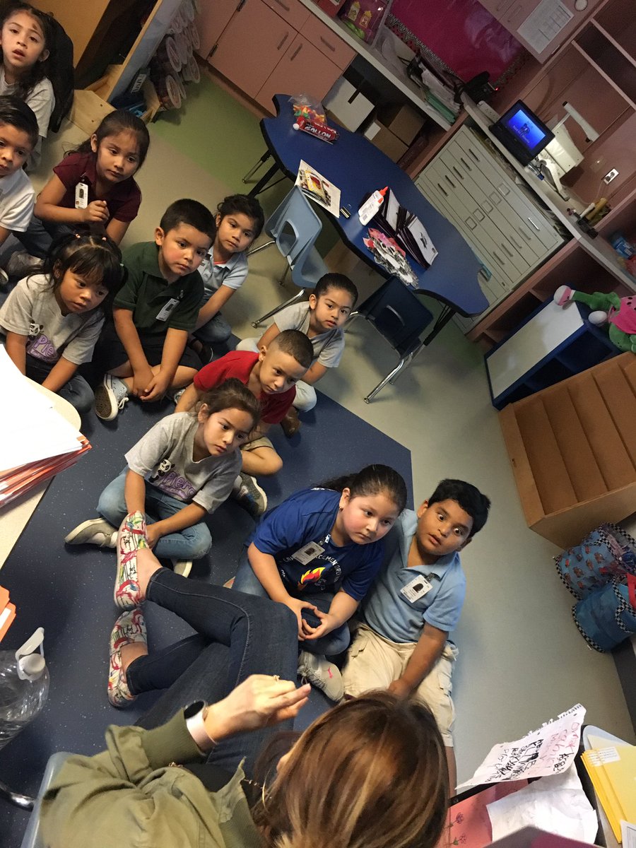 joyathrall's tweet photo. @PierceECPandas reading for #IrvingReads 10 @ 10! Pandas ❤️books! #EveryPandaEveryDay https://t.co/VNUJiemHyu