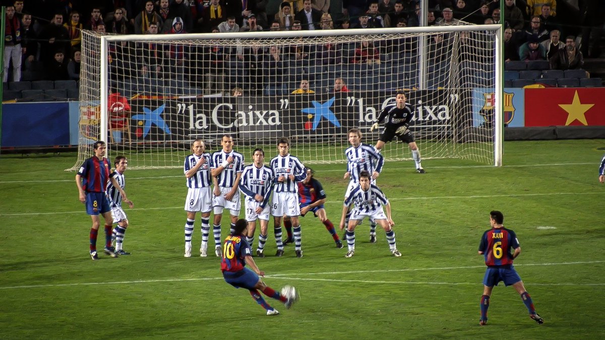 Como Ronaldinho ajudou a popularizar 'barreira deitada' em faltas - e  proporcionar as melhores fotos para isso - ESPN