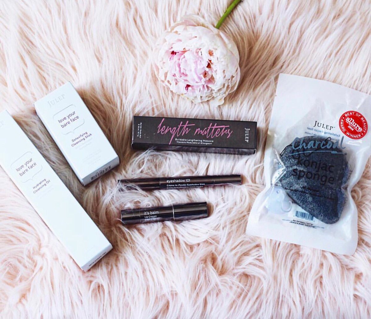 JulepBeauty's tweet photo. The gang's all here! 🌸🌸🌸 📷: @dontdresslikeamom #BravePretty #FridayEssentials https://t.co/ubQYAr7kZu