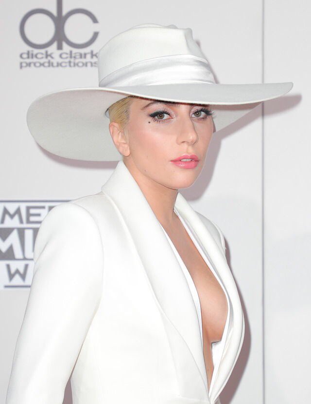 istandwithgaga's tweet photo. @HausOfLozza I'm doing a #LittleMonsters #MonsterFollowParty if you wanna join like this and RT follow everyone who RT's you and follow back. 💨♥️ https://t.co/I3zqejOyI6