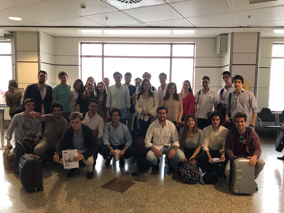 masvidaeu's tweet photo. ¡Nos ponemos rumbo al #OneOfUsForum2017 ! 
#LosJóvenesConLaVida https://t.co/yWS5q9UZH1