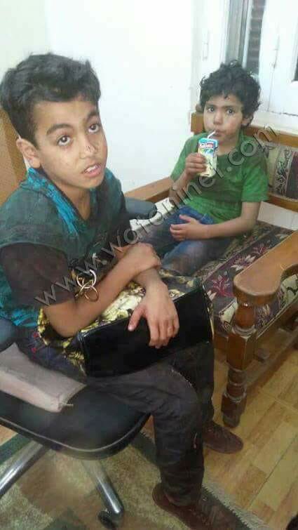 SarahMLouis's tweet photo. The little boy who survived #Minya massacre today, won't let go of his dead mum's bag until she comes &amp; they go home together😔#egypt #copts https://t.co/5DvfaVjIOI
