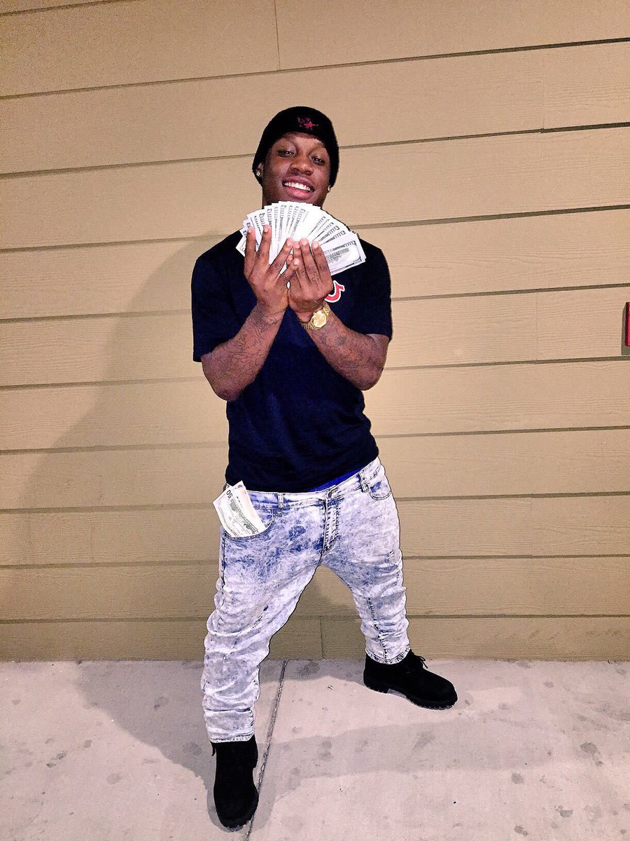 Keepitt_Playa's tweet photo. 🆓Lil Willie Them 14 Months Ain't Nothing To My Boy, You Just Coming Back Heavier  🖖🏾📆 Save That Date Bihhhh https://t.co/I9Q8OsDli7