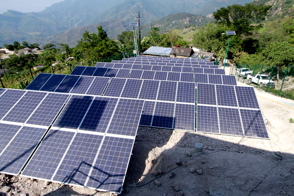 JoaquinColdwell's tweet image. Para las localidades más remotas y dispersas, las acciones de electrificación se realizarán con la tecnología de paneles fotovoltaicos.