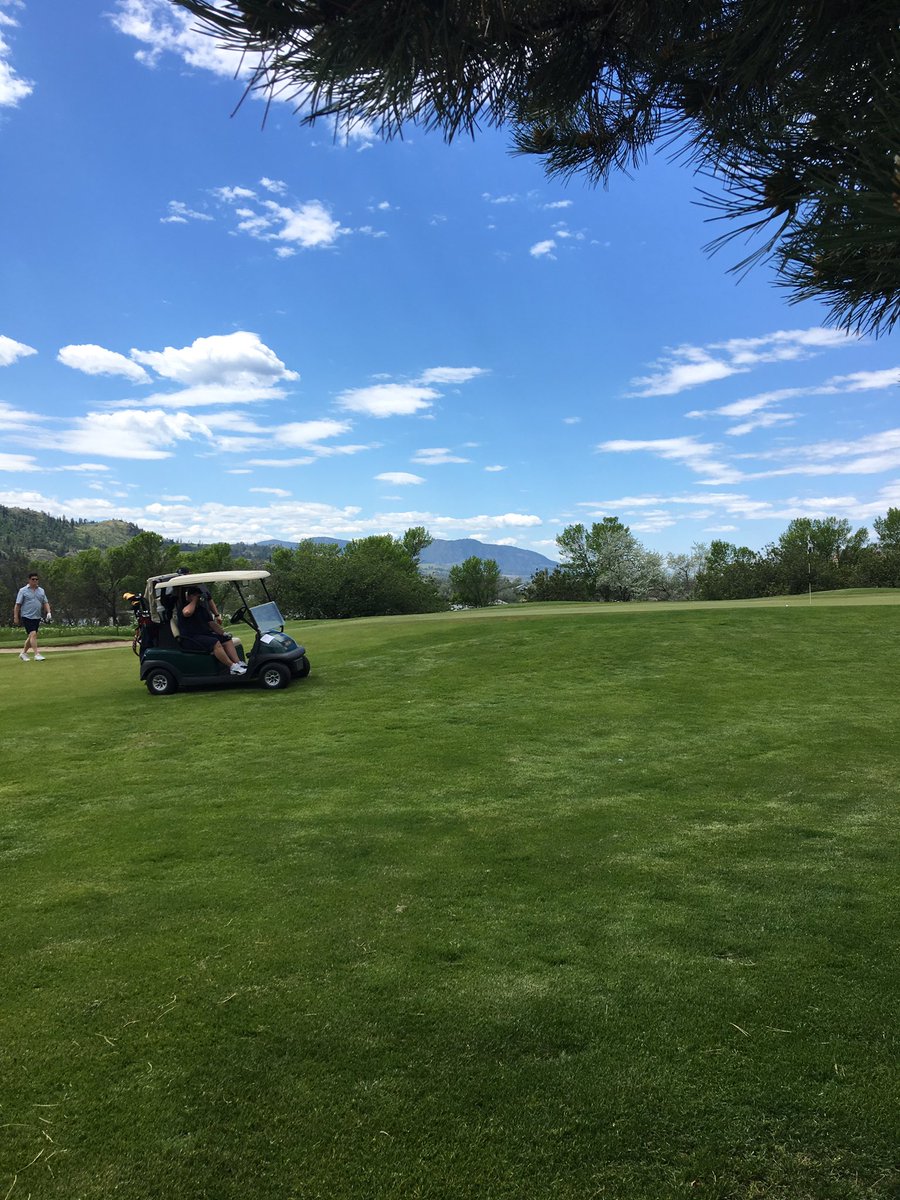 No hole in one yet at the @zimmerwheaton hole but they are trying! <a href="/RivershoreGL/">Rivershore Golf Links</a> #SCTIGolf2017