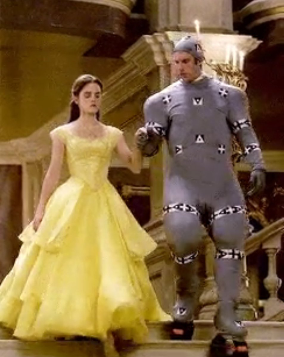 sashaalsberg's tweet photo. I CANT UNSEE THIS!!!! https://t.co/JjSYRY7uyn