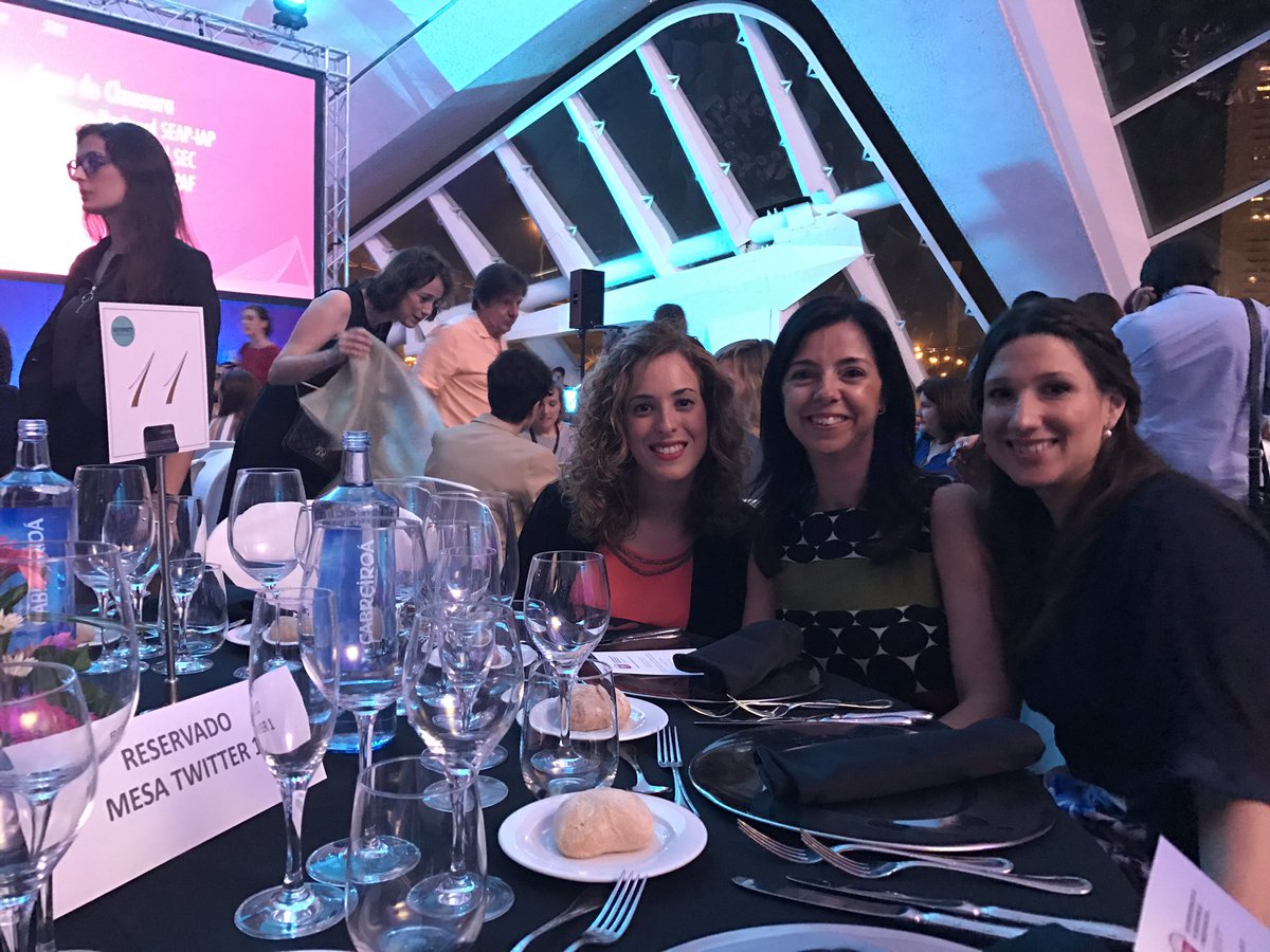 JMGardnerMD's tweet image. That time our reserved table at the Gala dinner was labeled &quot;Twitter Table 1&quot; 😎 #SEAP2017V Gracias, @edusqo &amp;amp; @SEAP_IAP!