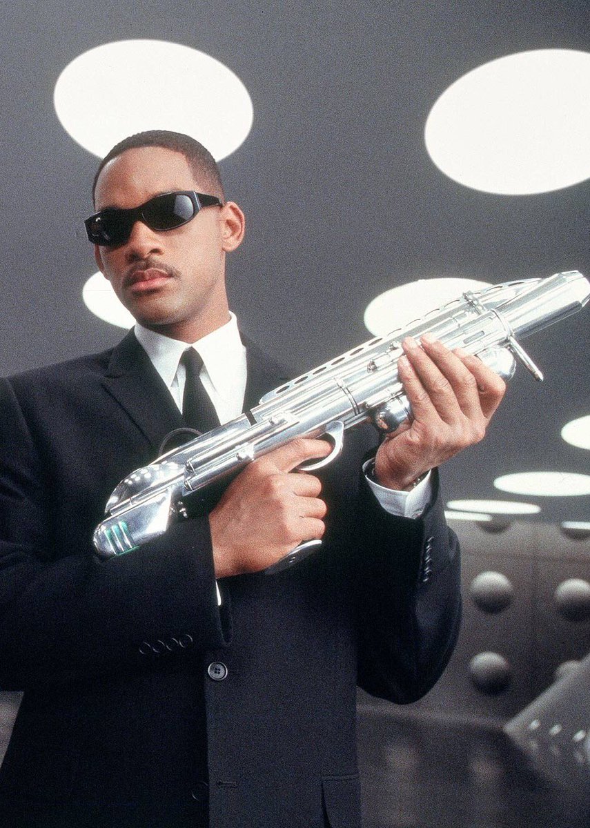 Farrsigh's tweet photo. Black in Orange is the New MIB #MakeAMovieDisney #SorryIt'sSony https://t.co/0QHfY9L7Cu