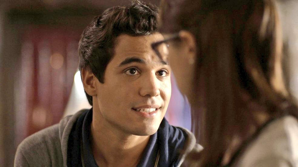 No capítulo de hoje:

Benê faz convite para Guto.
A garota toma atitude diante do crush.
#MalhaçãoVivaADiferença
