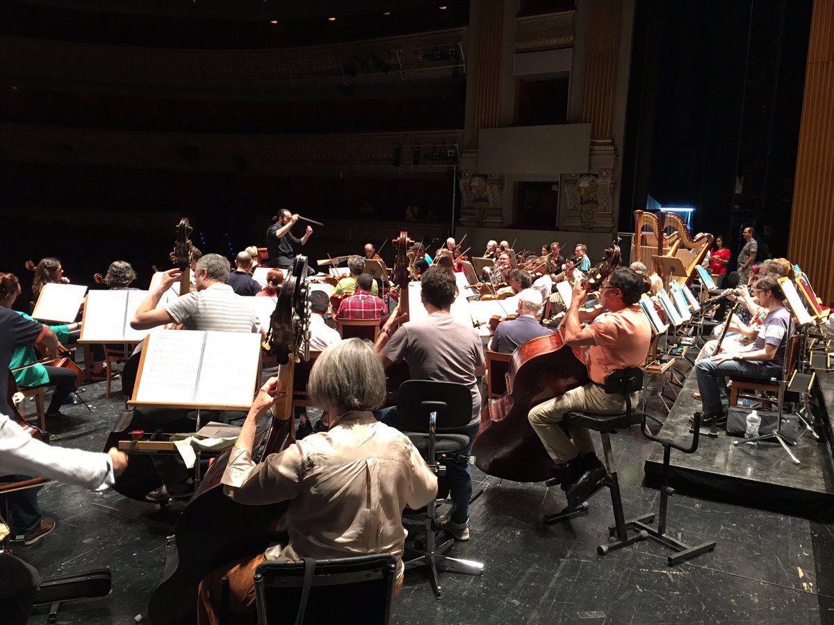 ¡Mañana <a href="/DianaDamrau/">Diana Damrau</a> rinde homenaje a Meyerbeer en su concierto junto a la Orquesta Titular, que ensaya los últimos ajustes! #DianaDamrauTR