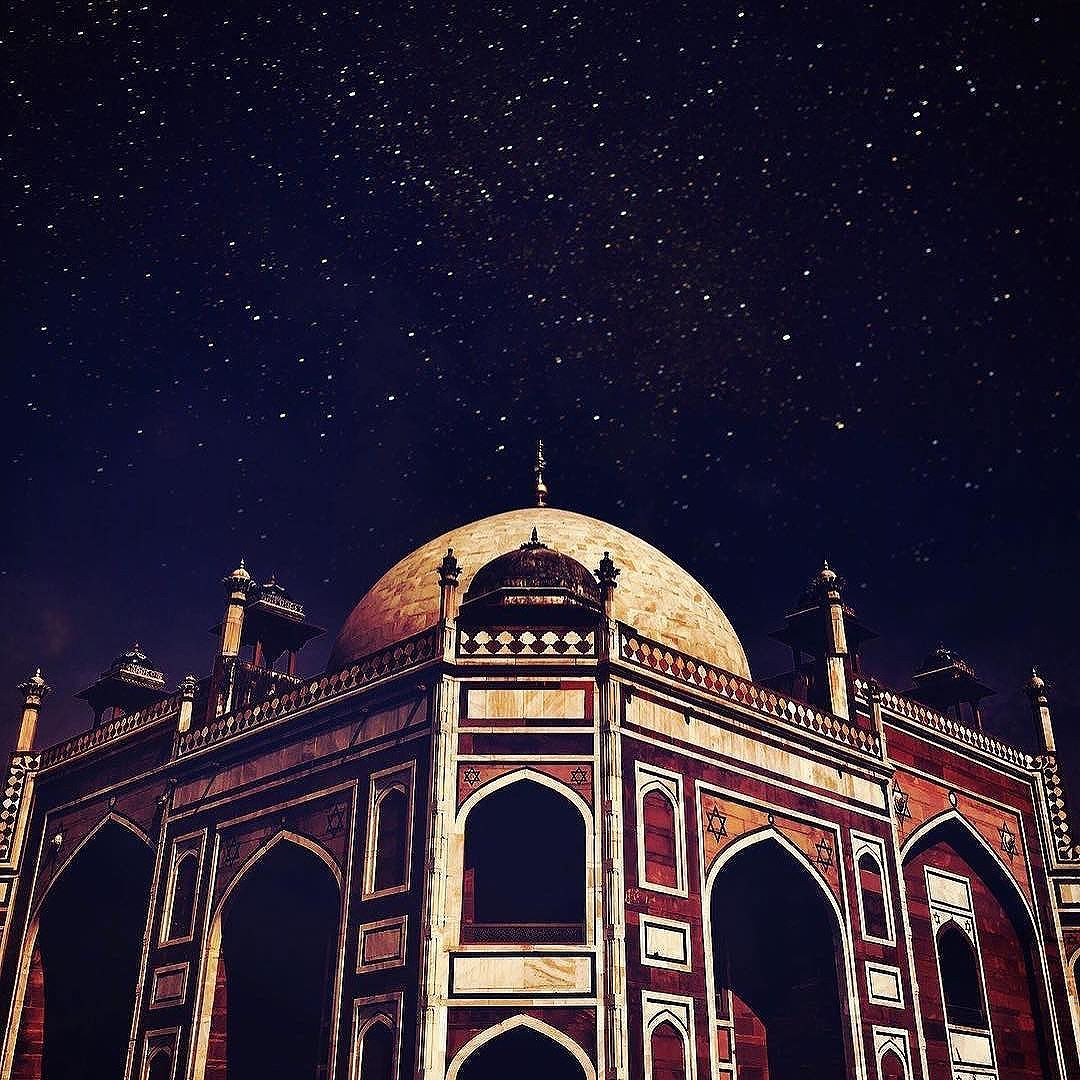 ask_local's tweet photo. Humanyun's Tomb at Night.⠀
.⠀
Looks beautiful⠀
.⠀
Another of Delhi's many cultural sites⠀
.⠀
.⠀
#delhi #asklocal #travel #humanyunstomb https://t.co/qrKnRGU0Cq
