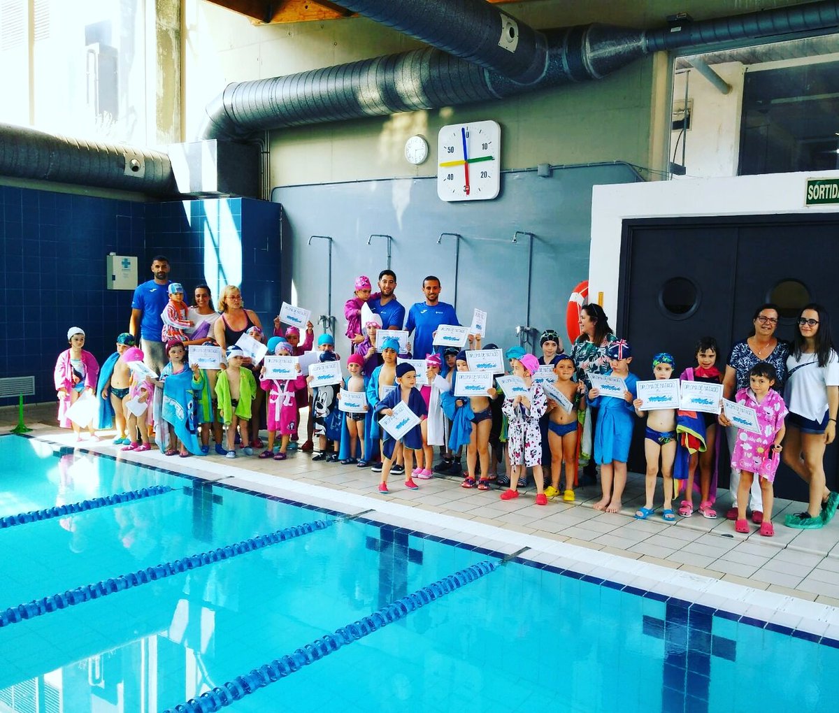 Avui finalitza el curset de natació! Eteu fets uns campions! Enhorabona per l'esforç! 🐬🐳🐟🐠🐙