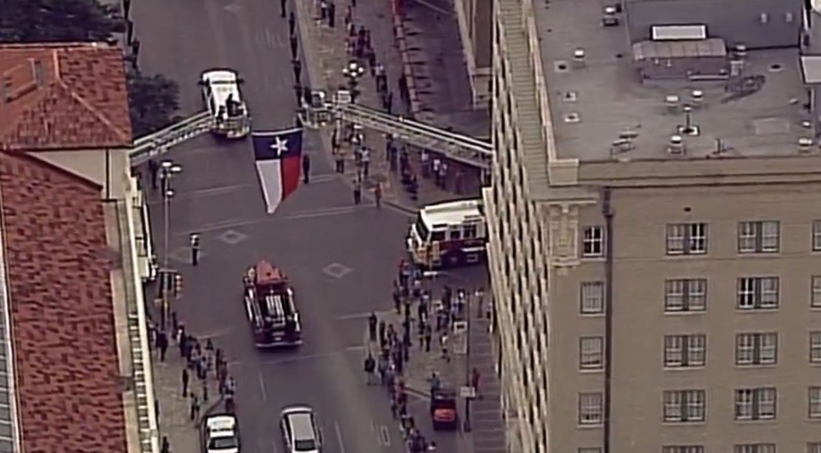 KABBFOX29's tweet photo. Deem family procession passes in front of the Alamo #standwithsafd 
LIVE: https://t.co/PT9T4eQEC8 https://t.co/0iDq7FtX4C