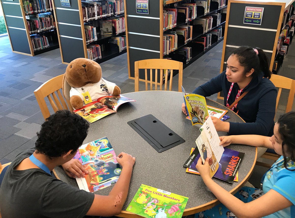 de Zavala MS Library tweet media