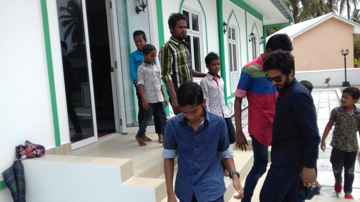 AFT_F's tweet photo. Todays friday prayers held at the new mosque donated by AFTF for the people of R.Hulhudhuffaaru #hulhudhuffaaru https://t.co/vVScfCosYq