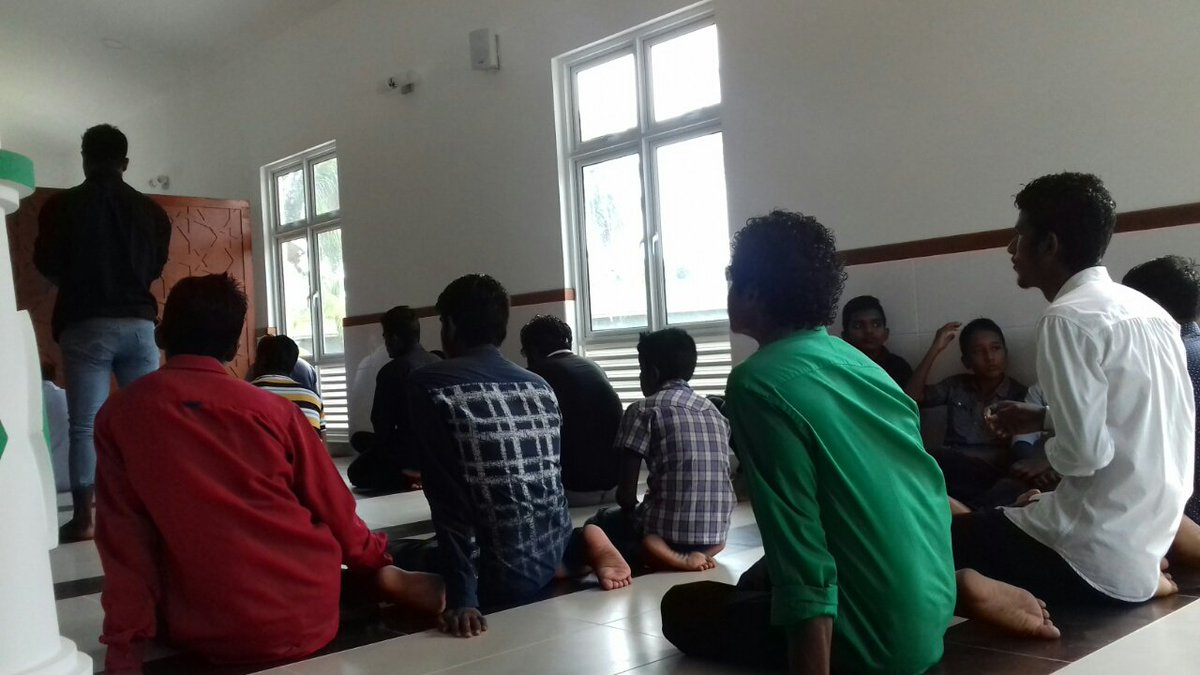 AFT_F's tweet photo. Todays friday prayers held at the new mosque donated by AFTF for the people of R.Hulhudhuffaaru #hulhudhuffaaru https://t.co/vVScfCosYq