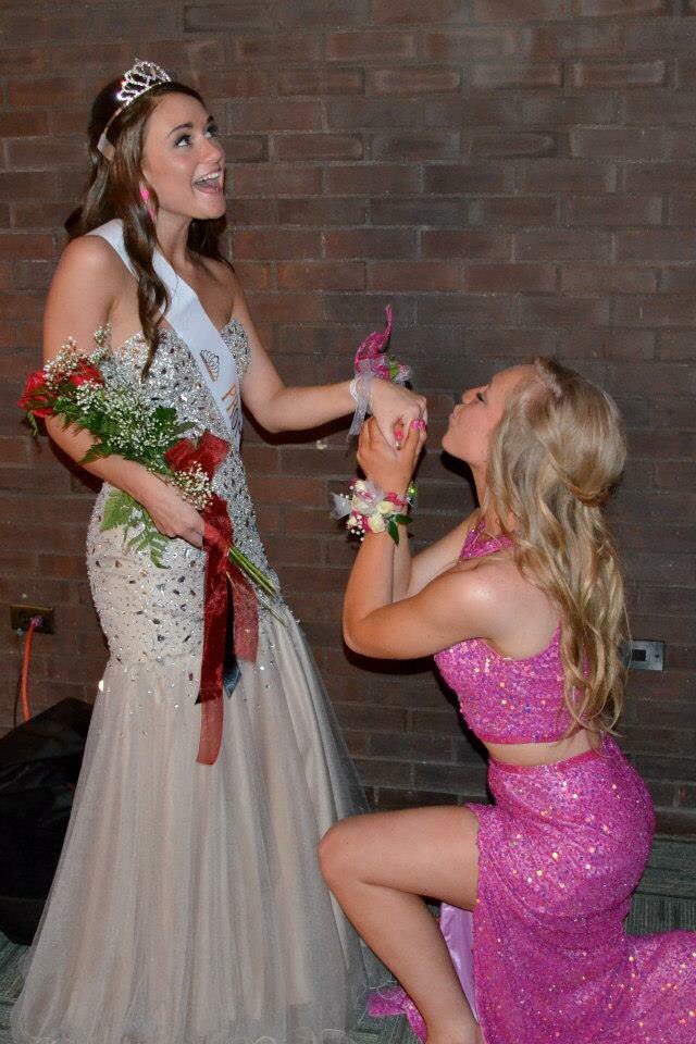hanwillia's tweet photo. H20BD to this queen, @abbmait !!! Hope you have the best day 💞 enjoy a little tbt @ the end 🙃 #WeWereSoCool #TimedPhotos https://t.co/kyQOP9QHah