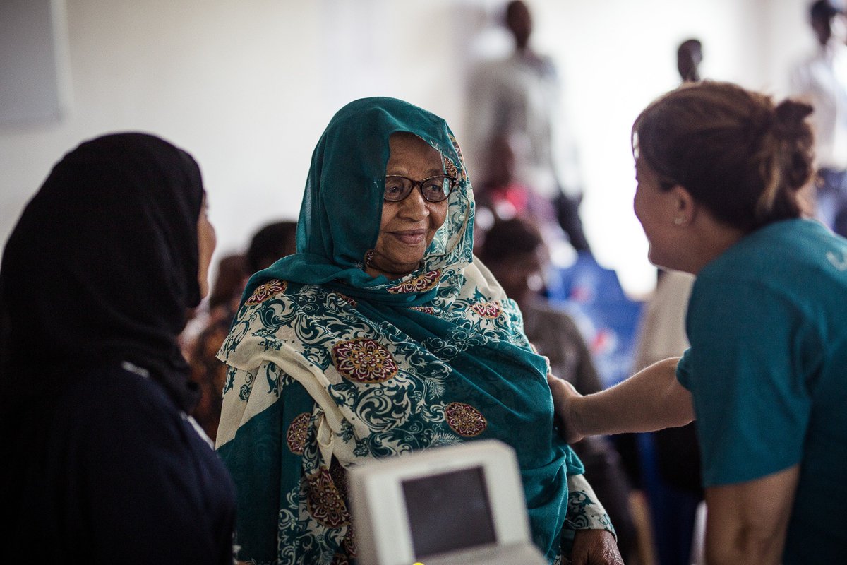 See how #VisionEmpowers 3,528 more Tanzanians today thanks to volunteers from <a href="/TheAOSA/">The AOSA</a> and @Luxottica: bit.ly/vision_empowers