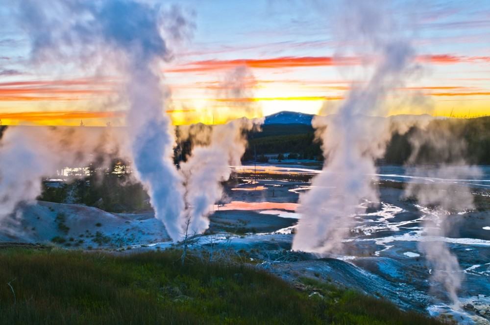 NextNewsGenera1's tweet photo. Geothermal power as eco-method for home heating #GeothermalEnergy https://t.co/E66esLMjlQ https://t.co/s4OgTkGYuR