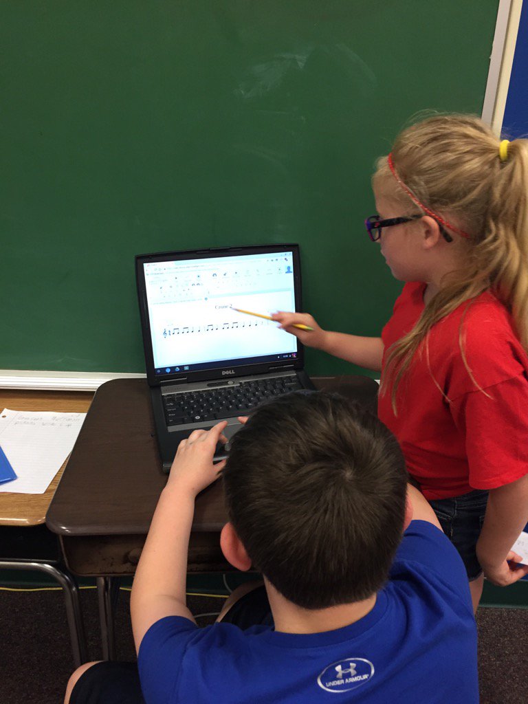 3rd graders completing composition projects today @mrsscrone @TESCougars1