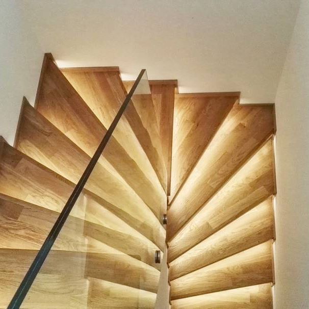 AtelierVltava's tweet photo. Staircase 2015 -2017, Prague 6, CZ #duplex #staircase by @AtelierVltava #lightingdesign #staircase #light #glassStructure https://t.co/aJgw6DYXF9