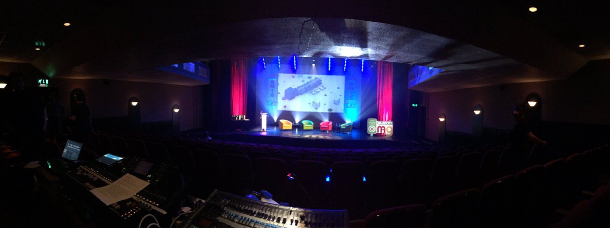 Cueoneireland's tweet photo. @GalwayMarketing @GalwayCityCo @@GoBentley #omigawards #itsshowtime .kc https://t.co/6bprRK0BAe