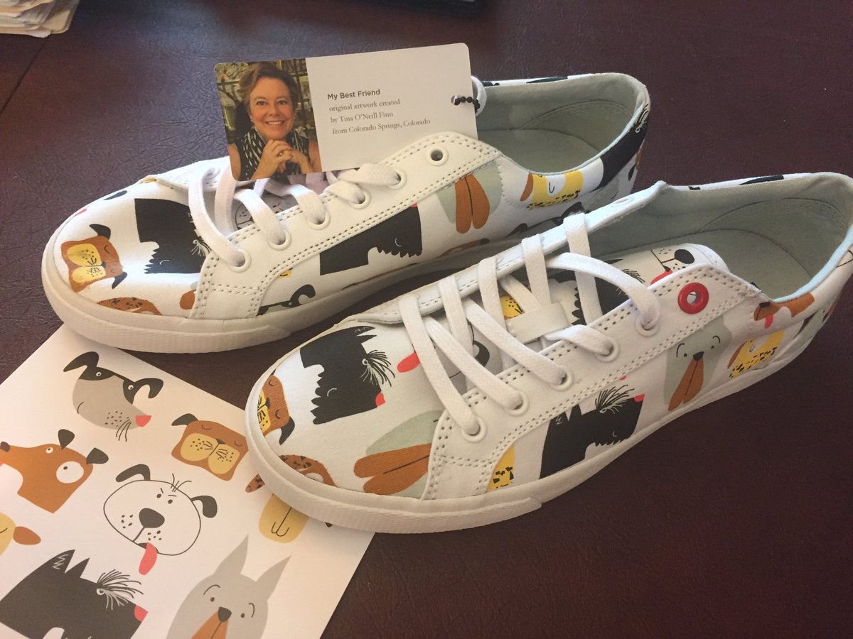 NYLinkD's tweet photo. My new @Bucketfeet by Tina O'Neill Finn just arrived!They are awesome! #socute😍 #dogs #yay #dayoffsurprise https://t.co/WcPDVbLt8W