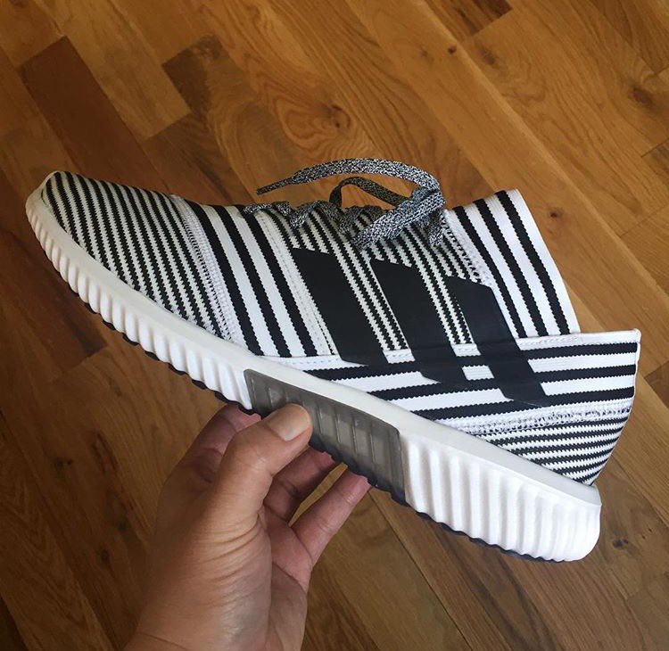 ThomLzn's tweet photo. Adidas keep winning 📸: @SneakerNews https://t.co/0uOZ07LXDS