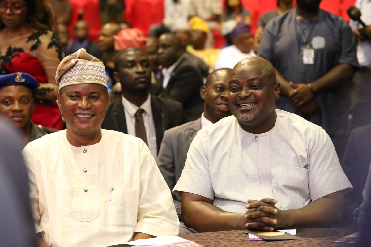 lshaofficial's tweet photo. At the @RhumblesinLagos charity boxing matches in commemoration of @Lagos_50 Anniversary. #RhumblesInLagos https://t.co/oWUdoL0db5