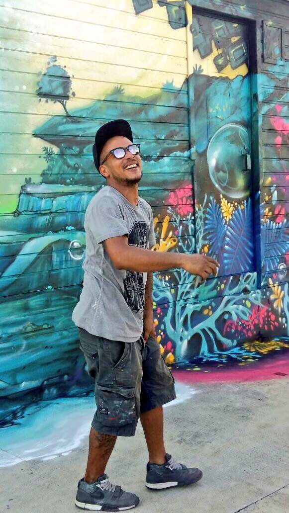 Le graffeur martiniquais xän a réalisé une fresque de 25m² à la Marina du Marin, dans le cadre de l'opération D'lo Lari'a ! #Martinique