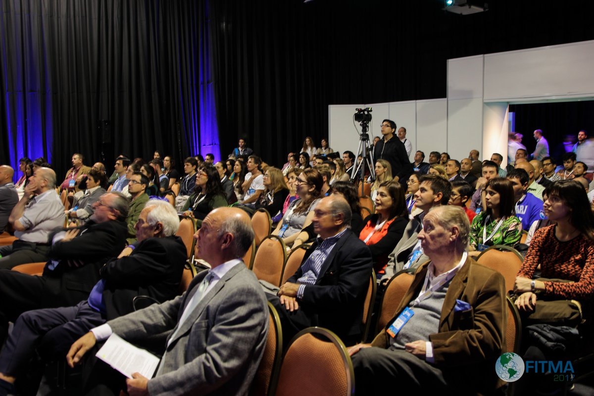 BA_Uniline's tweet photo. Un éxito. Más de 3000 personas en la feria y foro de FITMA. Vamos construyendo una verdadera comunidad sustentable. #FITMA17 ¡Pronto más! https://t.co/Av3It8WZaO