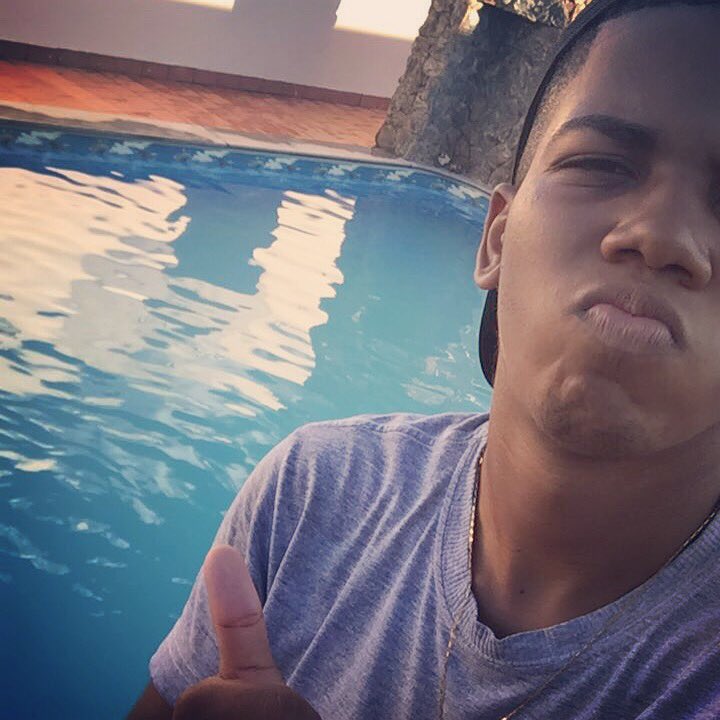 luan1407's tweet photo. O resto é buraco ladrão 🎭 https://t.co/n0tHrWsKrt