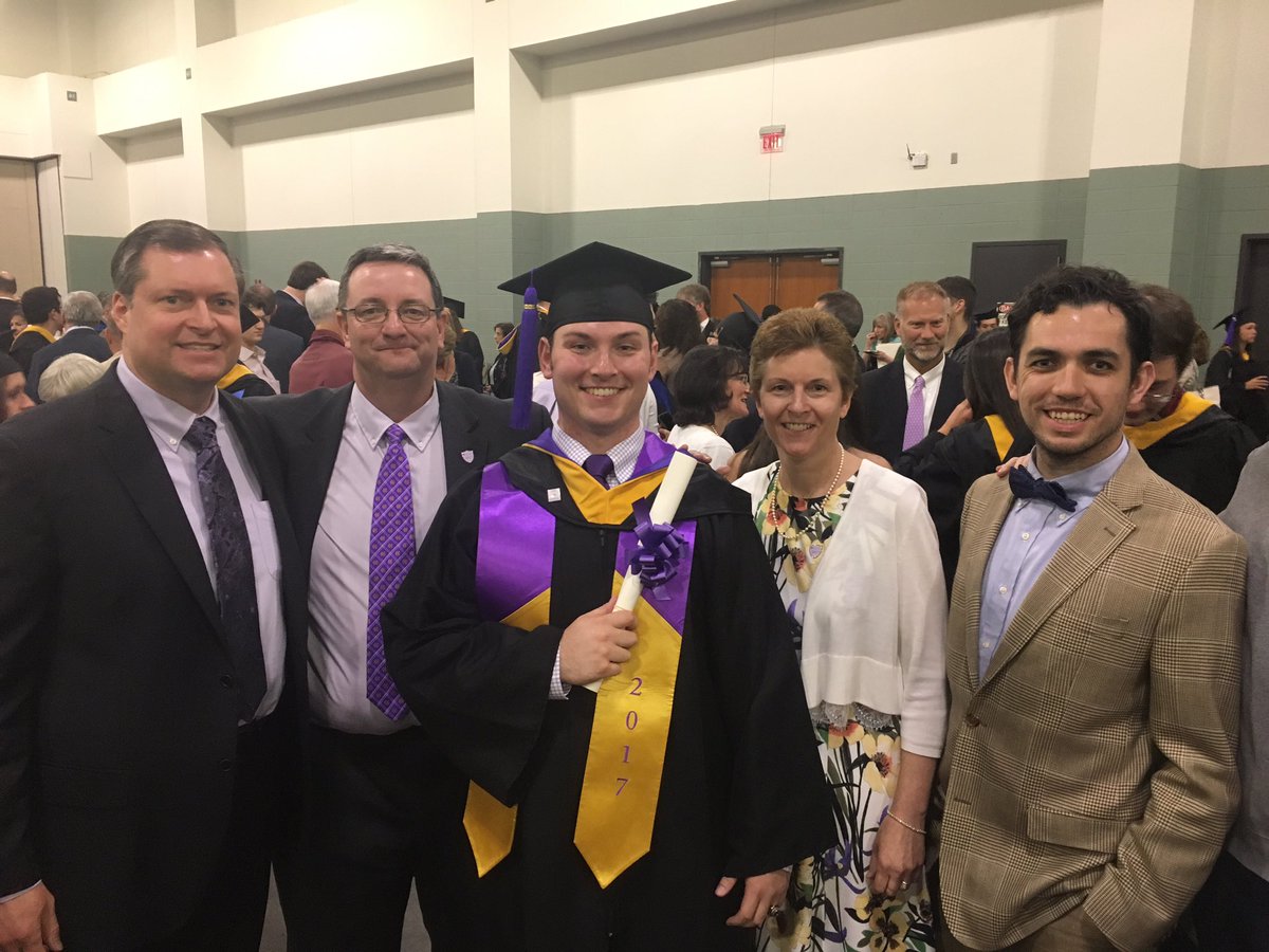 patrickecook's tweet photo. #HolyCross2017 - classes of '84 '87 '15 and now '17
#@AndrewCooker @holy_cross @hcalumni https://t.co/M7frEj1fA4