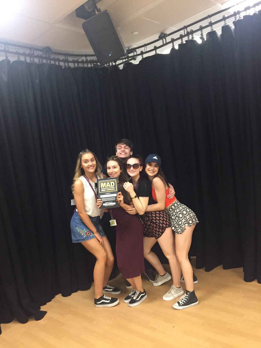 LLoB_TeamPA's tweet photo. Mini MAD awards are back (at last!!) with summer vibes too☀️ proud of you Year 12 dancers + our GPPG for her award 🙌🏻 #minimads #summervibes https://t.co/bewiB2EVLK