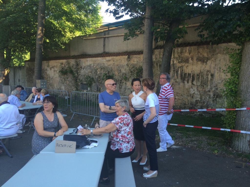 CNetthavongs's tweet photo. Fête des voisins à #Chelles et concert de jazz. Un territoire animé pour le plus grand plaisir de ses habitants. #Circo7710 https://t.co/xGBhx8DX3e