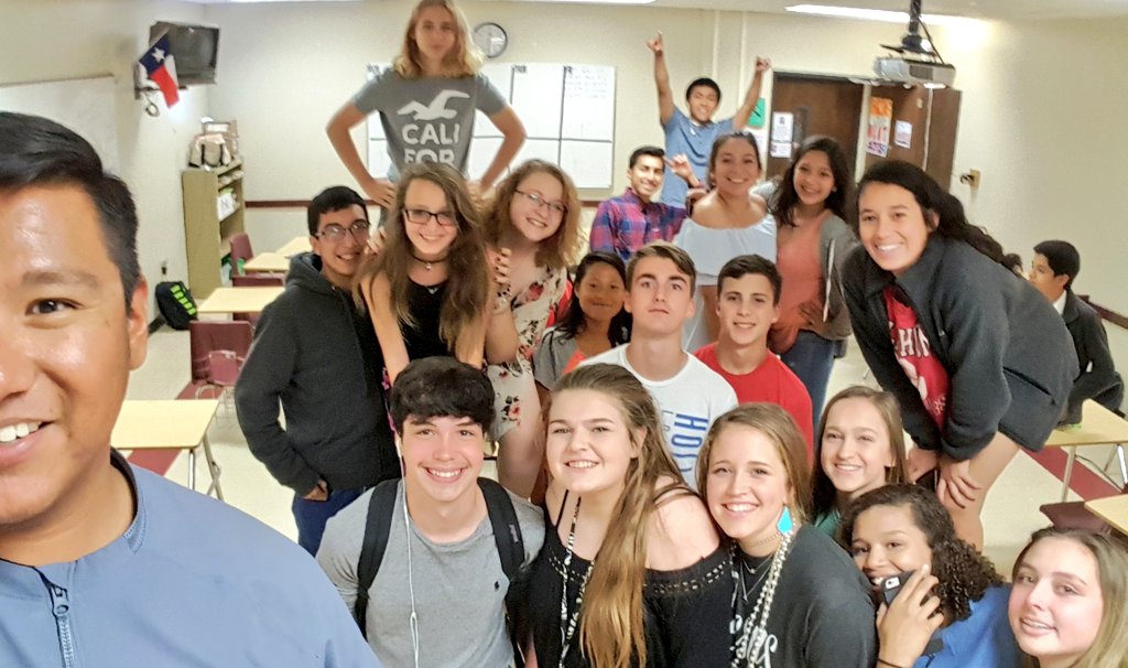 coachguz63's tweet photo. Last but not least, 3rd period! Proud of yall! APHG is in the books! #smallcat #dontbethatguy #selenassss https://t.co/nam4YAdoCK