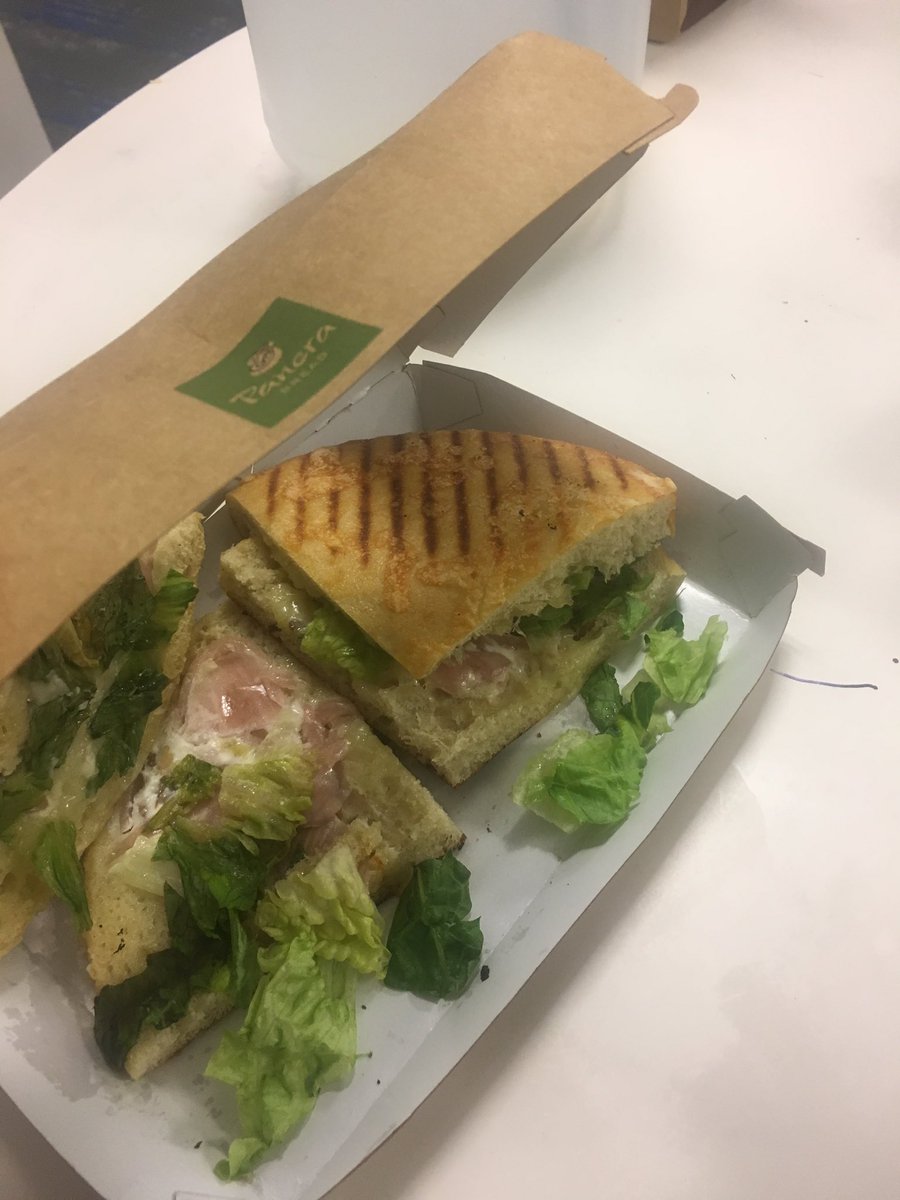JakeJohnson2118's tweet photo. @panerabread I think you forgot something in this steak and white cheddar sandwich https://t.co/8OXqbxorHK