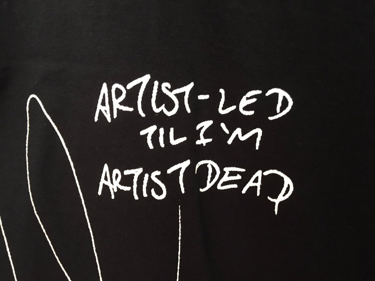 TheDbleNgtve's tweet photo. #artistledtilimartistdead ! ☠️ Iove @bgelsthorpe's t-shirt 😍 #AssemblyLiverpool #artistled https://t.co/pdtHaU0hs1