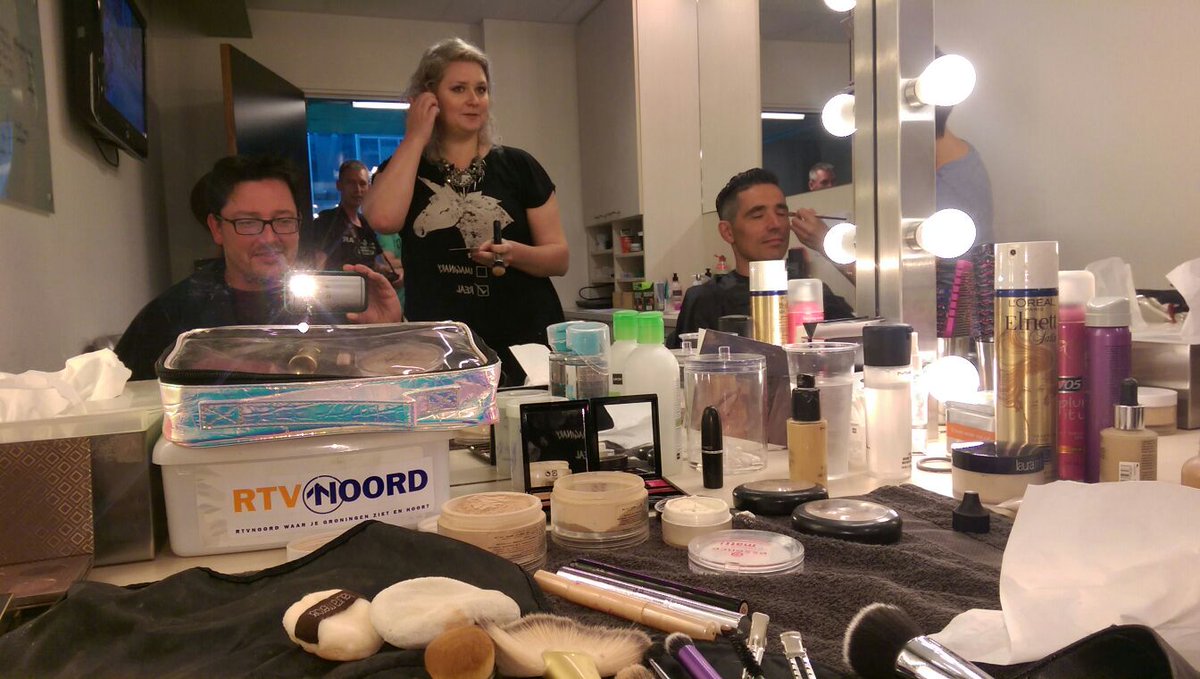 VanDeStraat050's tweet photo. Vanmiddag waren we bij @rtvnoord waar je hopelijk de komende weken ook ons liedje voor https://t.co/bJmvumqjez hoort. #Geuko #RT ajb https://t.co/F7SFllbeUd