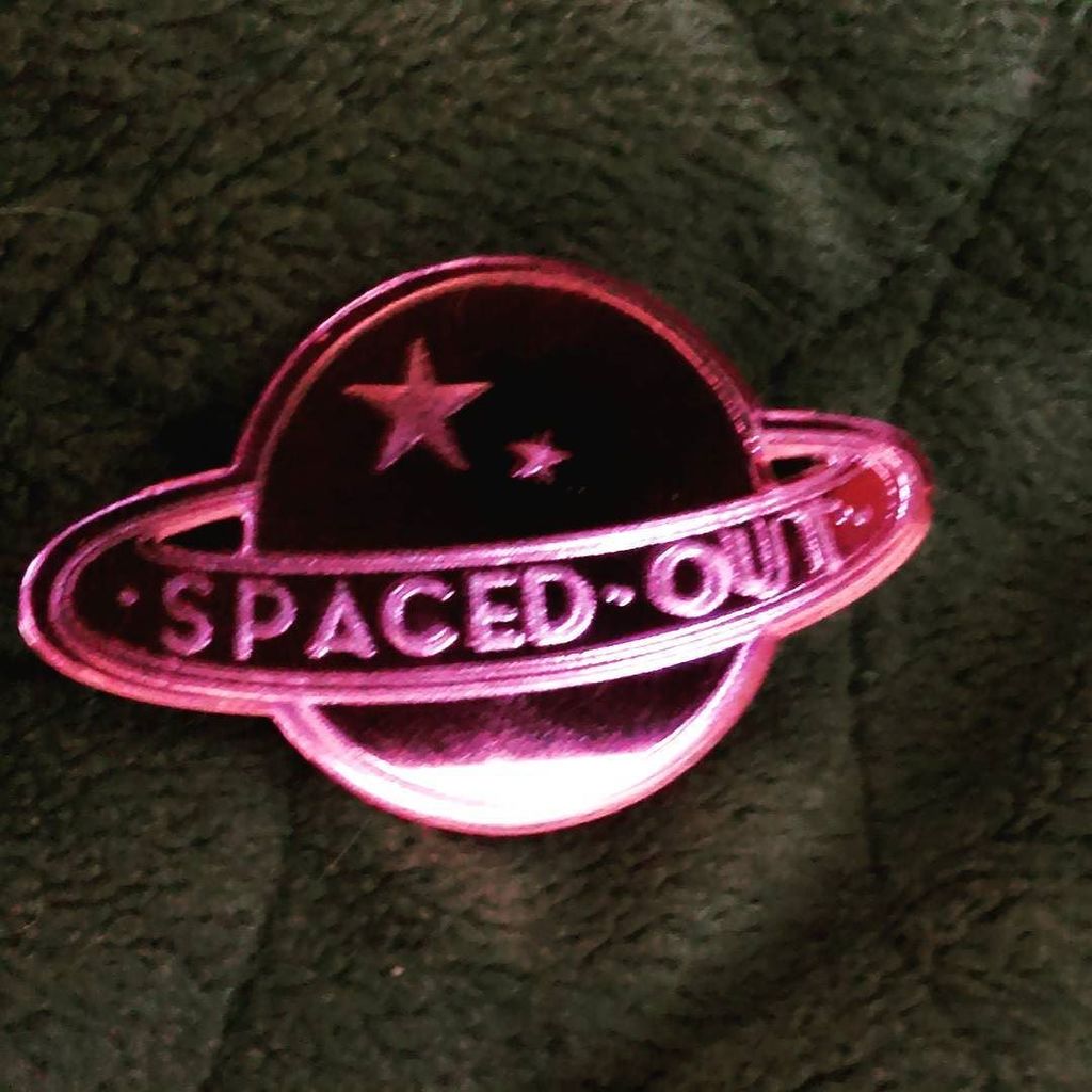 MichelleDelury's tweet photo. Today's shiny pink brooch from @luckydipclub sums up today's mood 😊 #spacedout #broochesofinstagram 💜❤💜 https://t.co/xWjUPI53QE