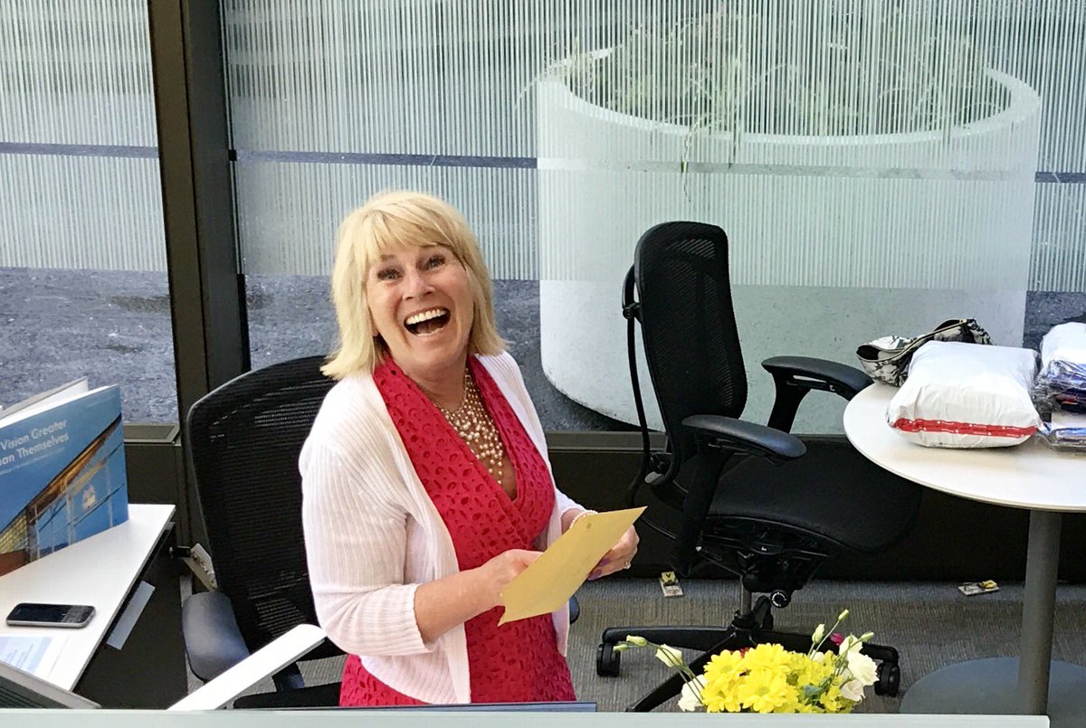 A big Happy Birthday to our very special Teresa McFadden 🎂60 never looked so fabulous !!! #yougogirl #proudtoworkatbmo