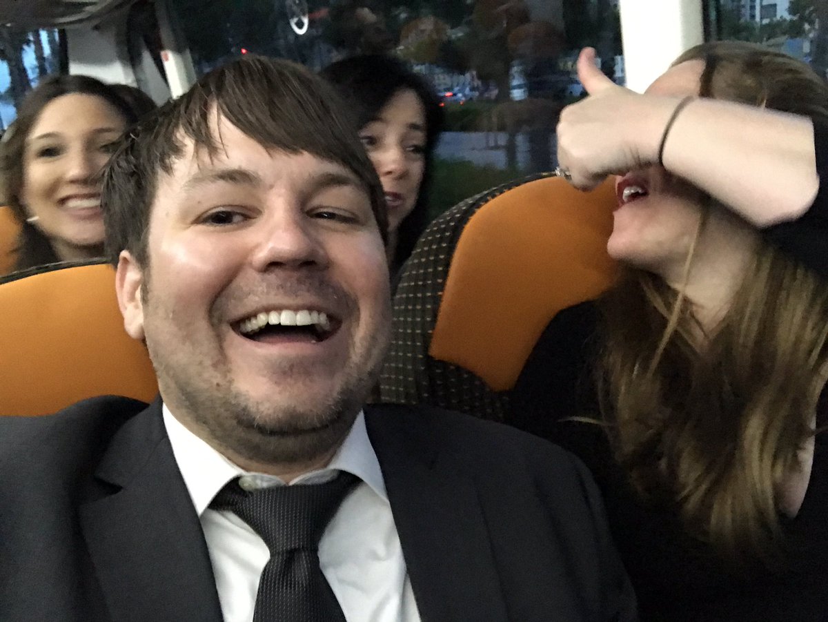 JMGardnerMD's tweet image. Gala dinner at #SEAP2017V w my lovely wife. Photobomb by @lara_pijuan. 😂😂😂