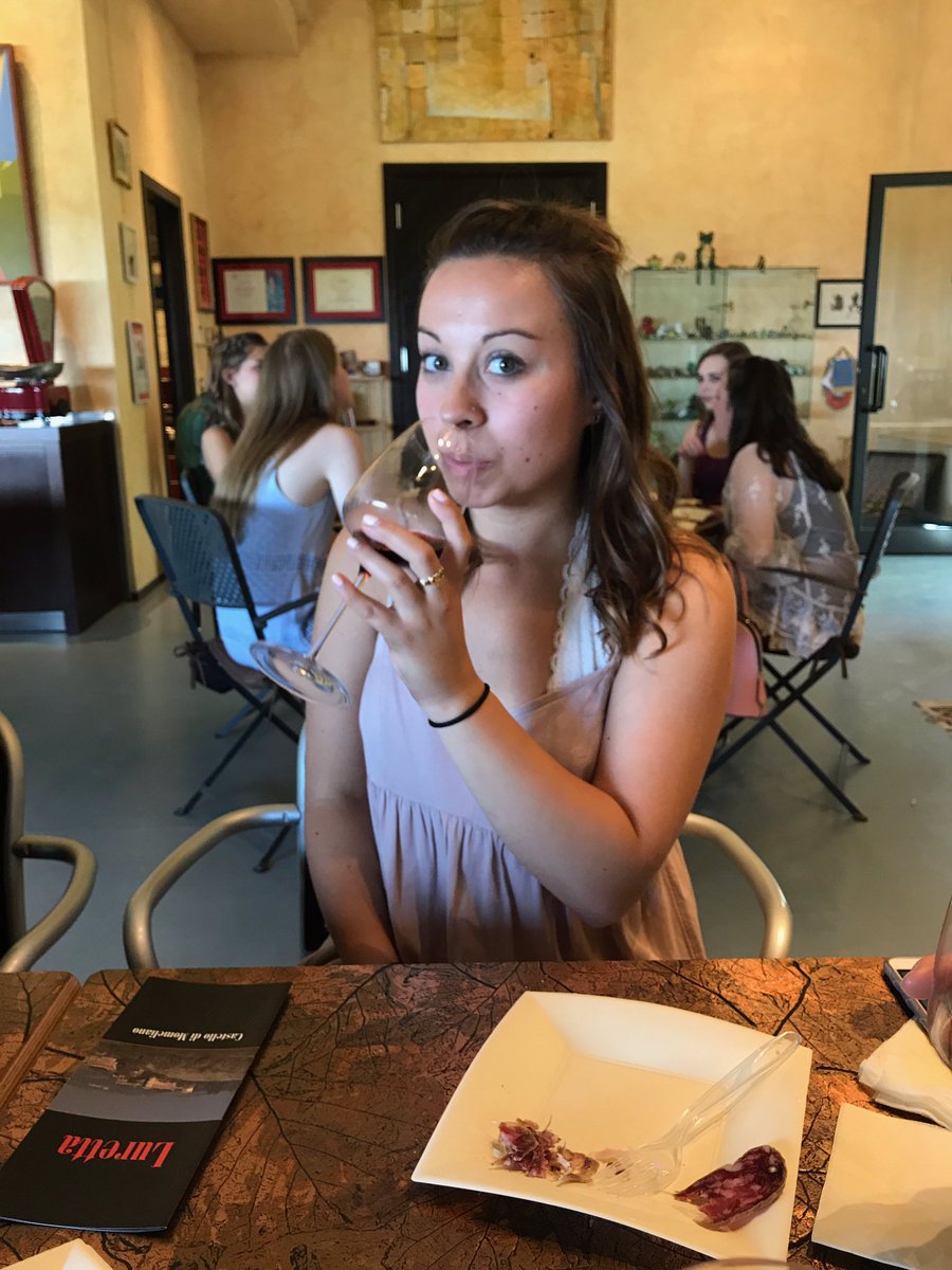 Laura Walch tweet media