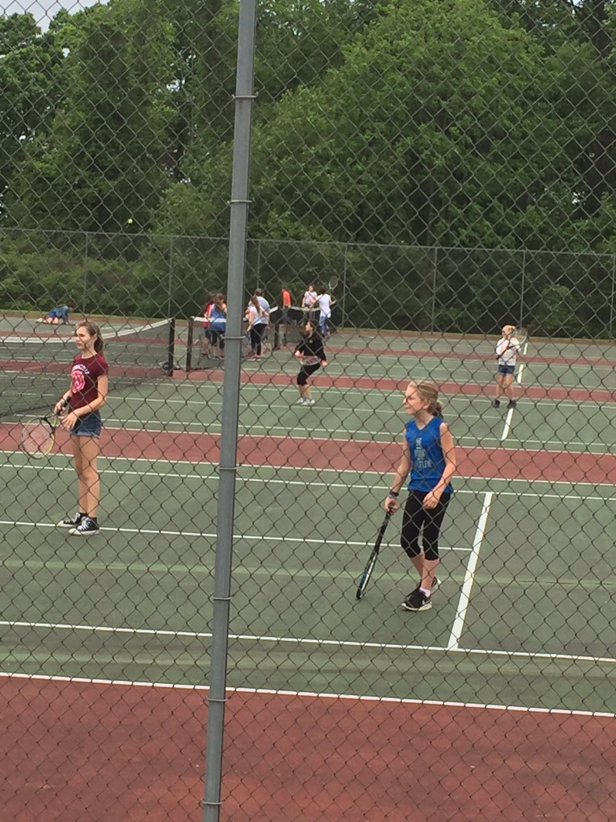 <a href="/Stewart_BSD/">StewartElementaryBSD</a> 5th graders enjoyed a trip to the high school to experience a different kind of learning! #remakedays <a href="/remakelearning/">Remake Learning</a> @BSDBucs