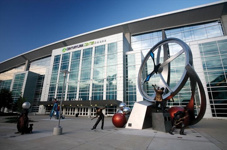 SPPlusOmaha's tweet image. Reserve parking in advance for all events at @centurylinkoma! goo.gl/0h9usC