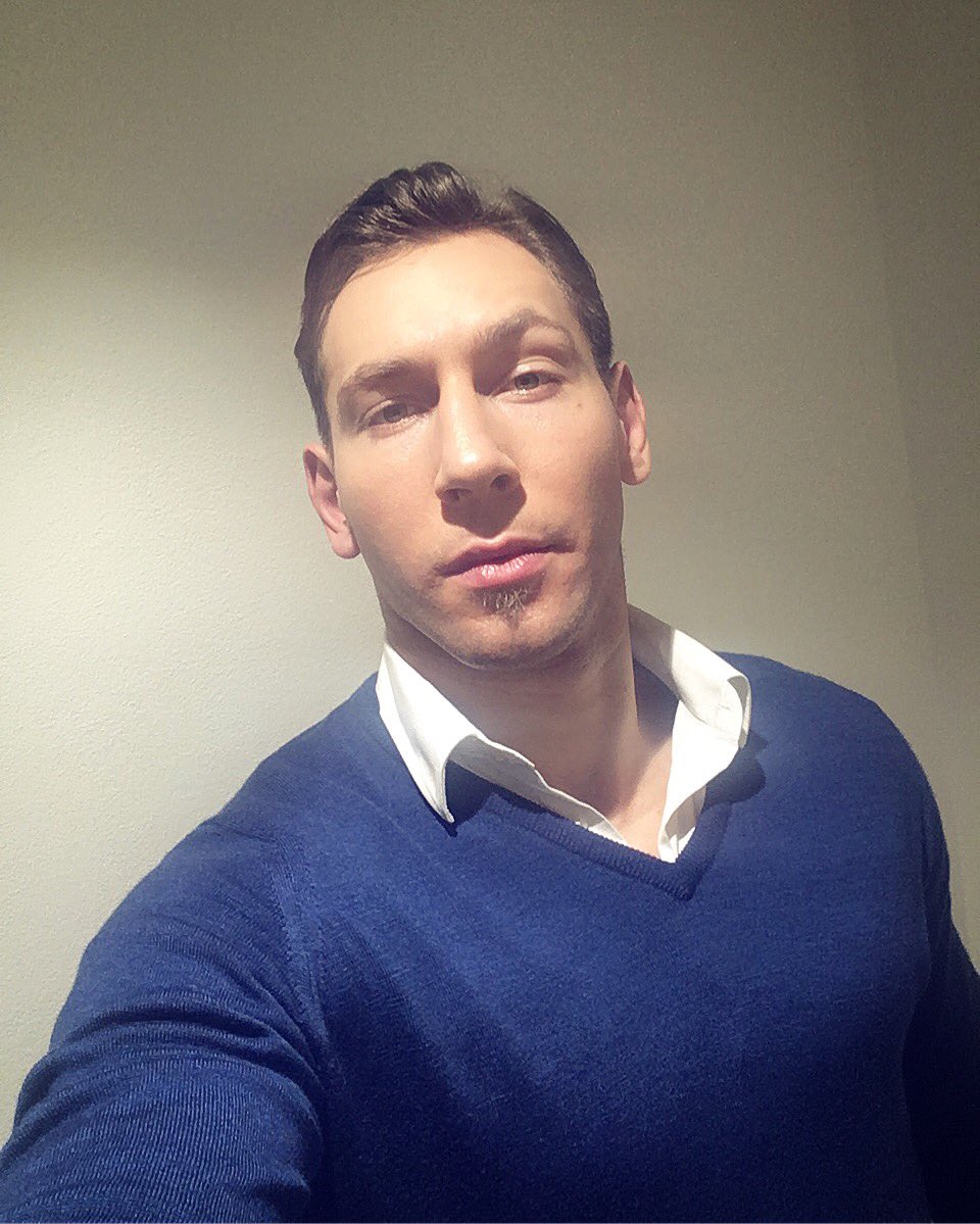 vkingarts's tweet photo. #FF being an office lad for last weeks #MorettiBeer shoot
@SebHolden #SOS ❤️🎬🎥💯
#Actor #Film #MaleModel #Calsberg #LoveMyJob #MenTrend https://t.co/dyK426dUau