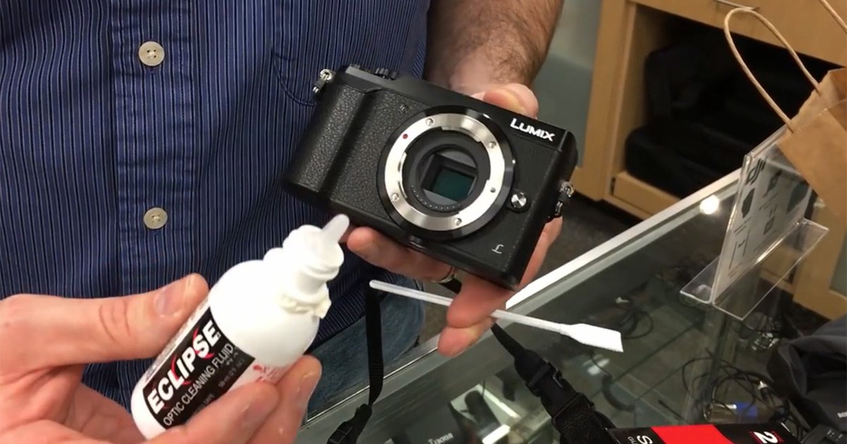 YT_Serge_M's tweet photo. How to Clean Your Camera Sensor: A Tutorial for Brave Souls #cleansensor #camerasensor #tutorial #howto #diy https://t.co/Y0SSYCvnDt https://t.co/xxK8CP6YUh