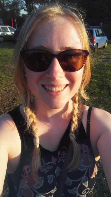 So after a LOOONG car journey im finally spending my weekend exploring @HogSozzle festival!! 😝 im already<a href="/tag/sexysunday"class="tags"><span>#sexysunday</span></a><a href="/tag/selfiesunday"class="tags"><span>#selfiesunday</span></a>