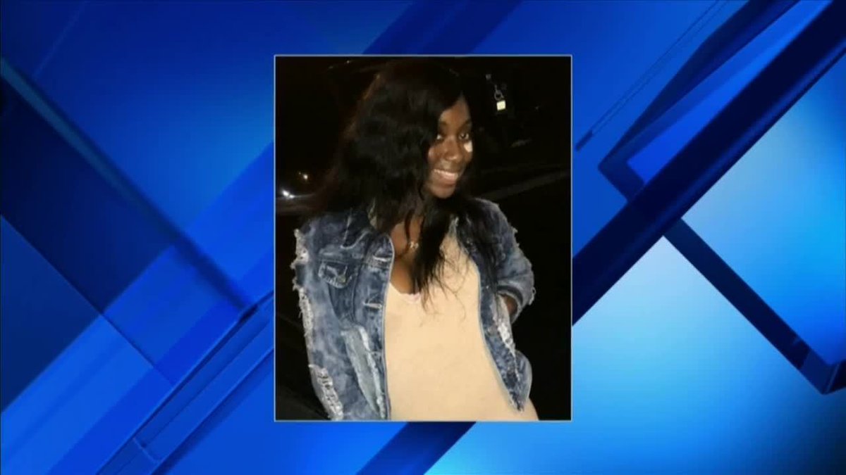 $10,000 reward offered for information about shooting that injured teenage girl bit.ly/2r4UHmf https://t.co/dRlYoHrliq